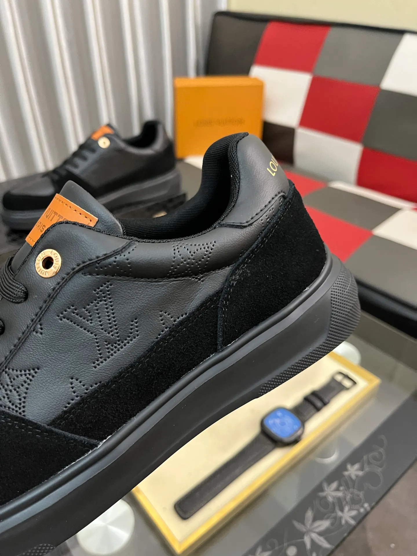 Men's Men's Shoes 💰420⌚️⌚️LV Louis Vuitton. The latest trendy casual shoes are popular in physical stores in sizes 38-44. New spring and summer comfortable imported custom original cowhide, unique jacquard fabric element design. Paired with sheepskin lining, Lv original bottom, [taiyang][taiyang] high-end packaging and high quality💪Details determine the quality, you can enter and leave the counter at will, welcome to compare🇮🇹